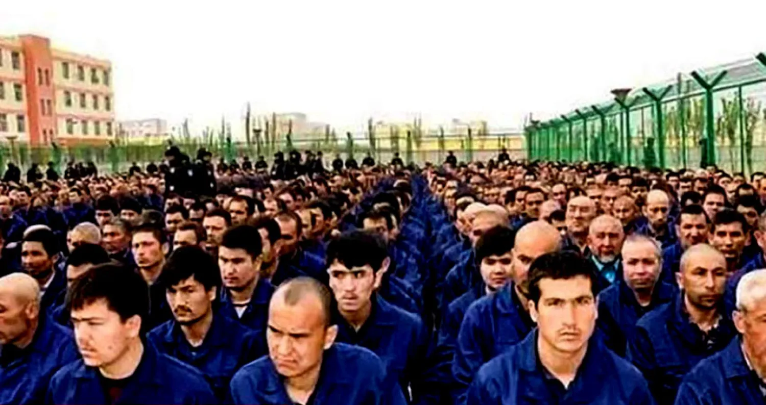 دافعت الصين أمس الاثنين عن شبكتها الواسعة من معسكرات إعادة التعليم في شينجيانغ، مؤكدة أنها ستستمر في «تدريب» السكان