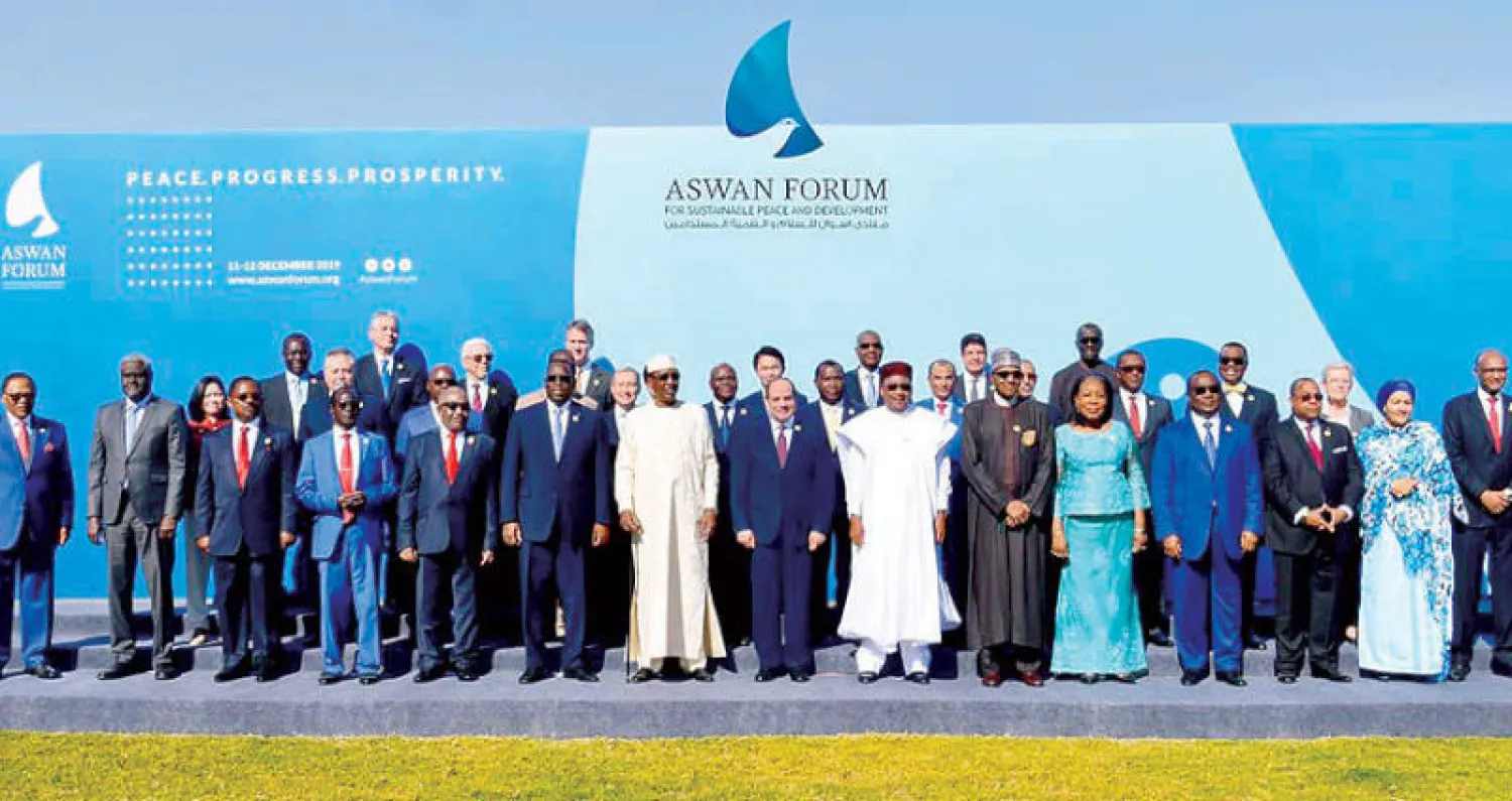 رؤساء الدول والحكومات الأفارقة وممثلو المنظمات الدولية المشاركون في منتدى أسوان (الرئاسة المصرية)