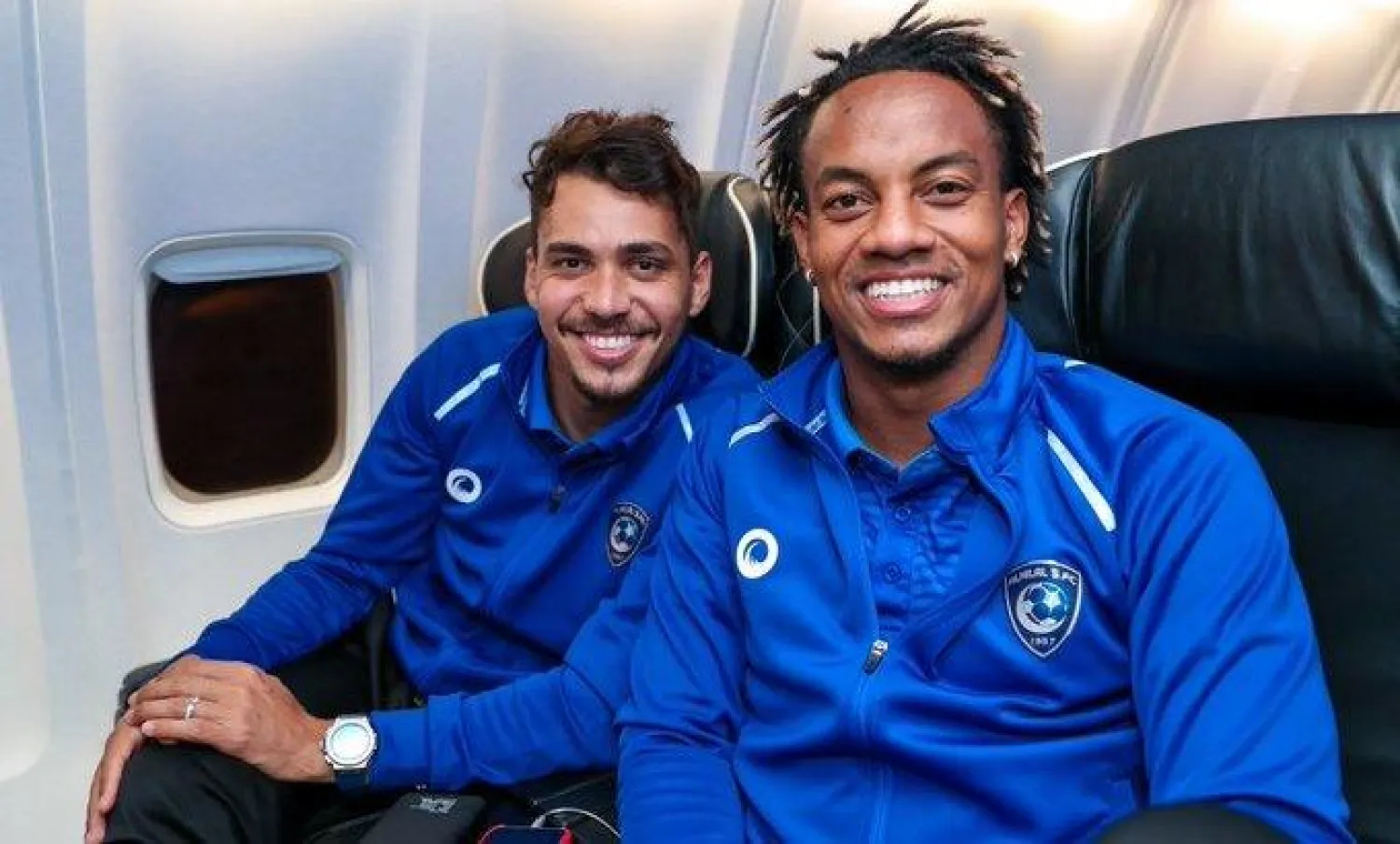 اللاعبان كاريلو وإدواردو (المركز الإعلامي لنادي الهلال)