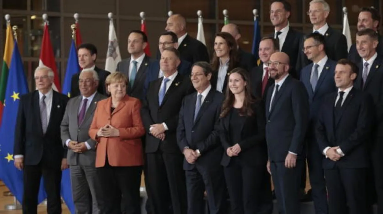 Brüksel'de dün düzenlenen toplantı sırasında, AB devlet ve hükümet başkanları (AFP)