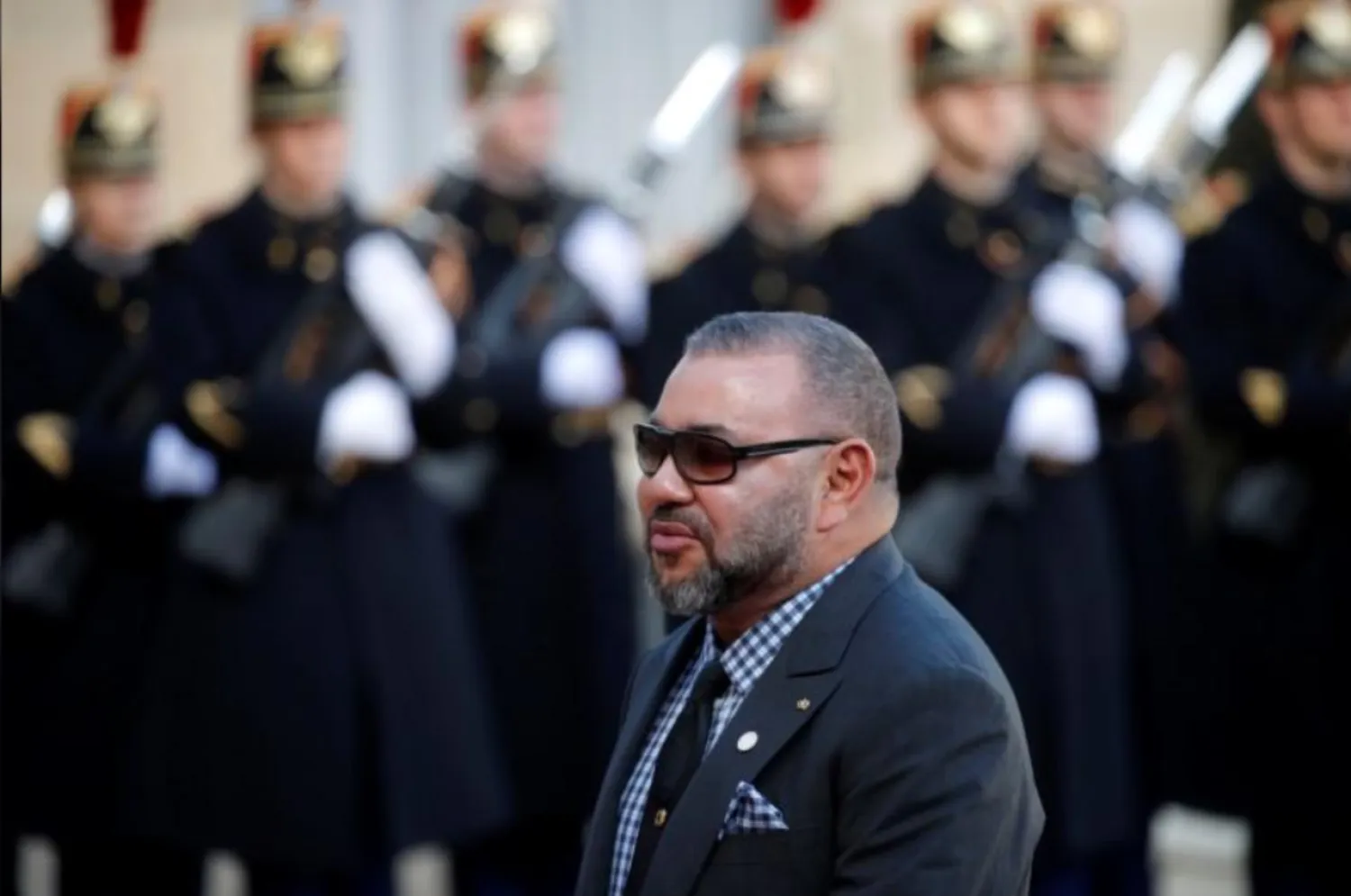 King Mohammed VI of Morocco reviews a guard of honor at the National palace during his state visit to Ethiopia's capital Addis Ababa, November 19, 2016. REUTERS/Tiksa Negeri