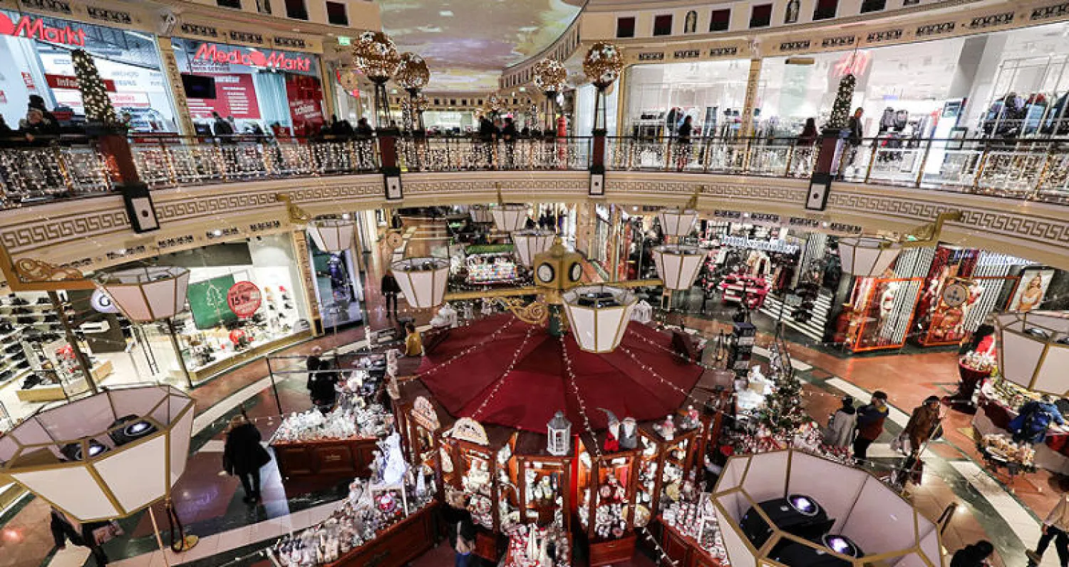 سوق أعياد الميلاد في برلين... مخاوف من وقوع عمليات إرهابية (إ.ب.أ)