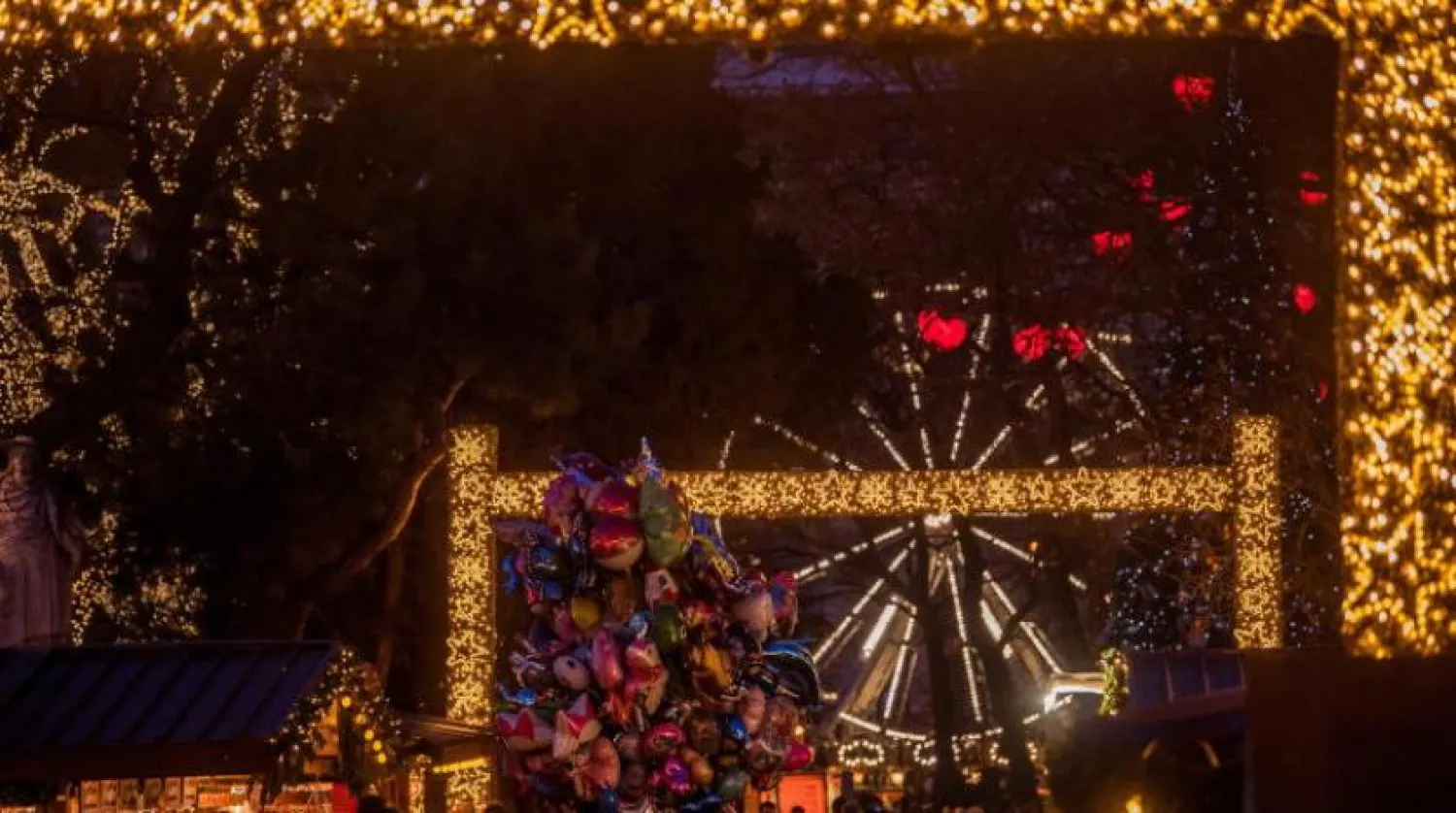 Viyana, Noel’i karşılamak için hazırlık yapıyor (EPA)