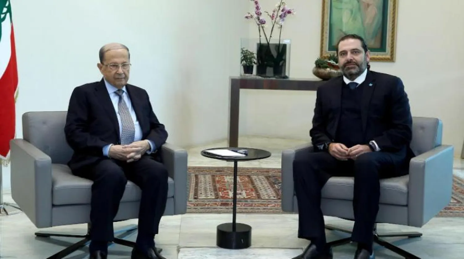 Lübnan Cumhurbaşkanı Mişel Avn, ülkenin eski Başbakanı Saad Hariri ile Baabda Sarayı'nda (AFP)