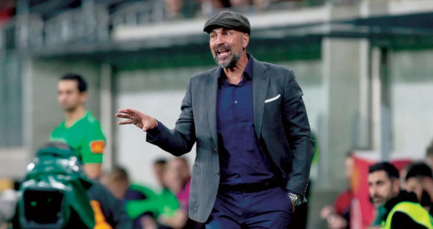 ماركوس بابل مدرب ويسترن سيدني وحالة من الغضب خلال مواجهة ملبورن سيتي