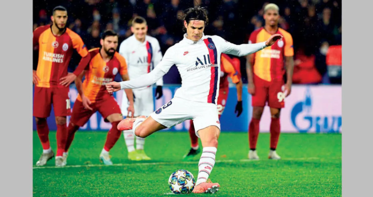 كافاني المبتلى بالإصابات سيغيب عن سان جيرمان اليوم (أ.ف.ب)