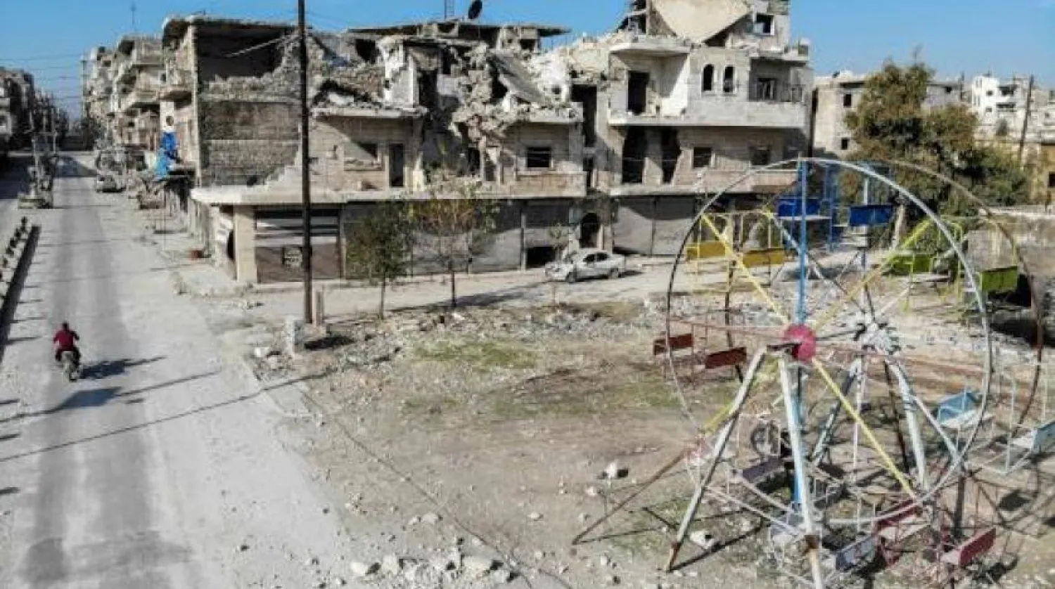 İdlib’İn kuzeybatı ilçesinde yer alan Maarat el-Numan ilçesindeki boş sokaklar ve harap olmuş binalar (AFP)