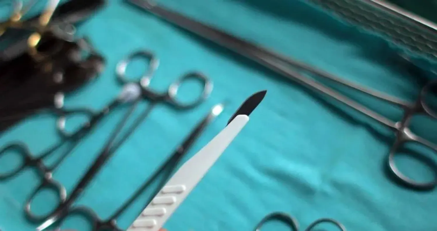 التحقيق مع طبيب في ألمانيا بتهمة قتل امرأة خلال عملية تجميل