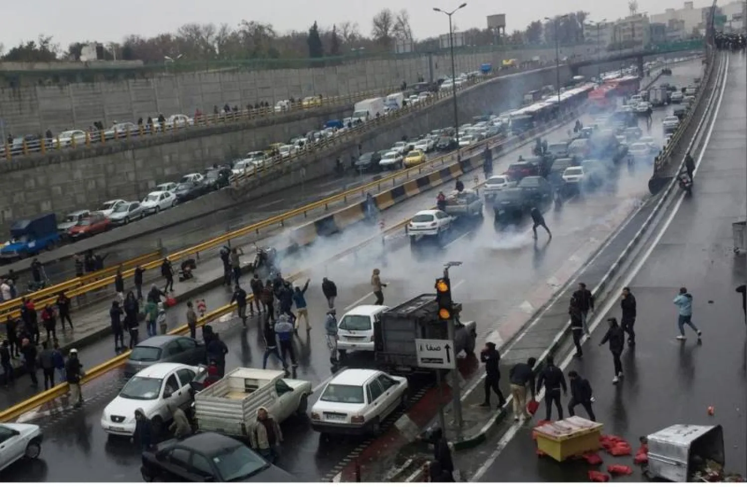 جانب من الاحتجاجات الايرانية التي وقعت الشهر الماضي(ارشيفية-رويترز)