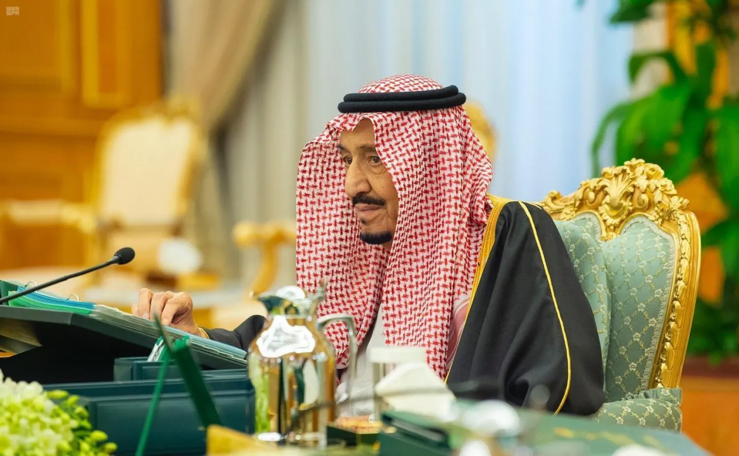 King Salman chairs a cabinet meeting in Riyadh. (SPA)