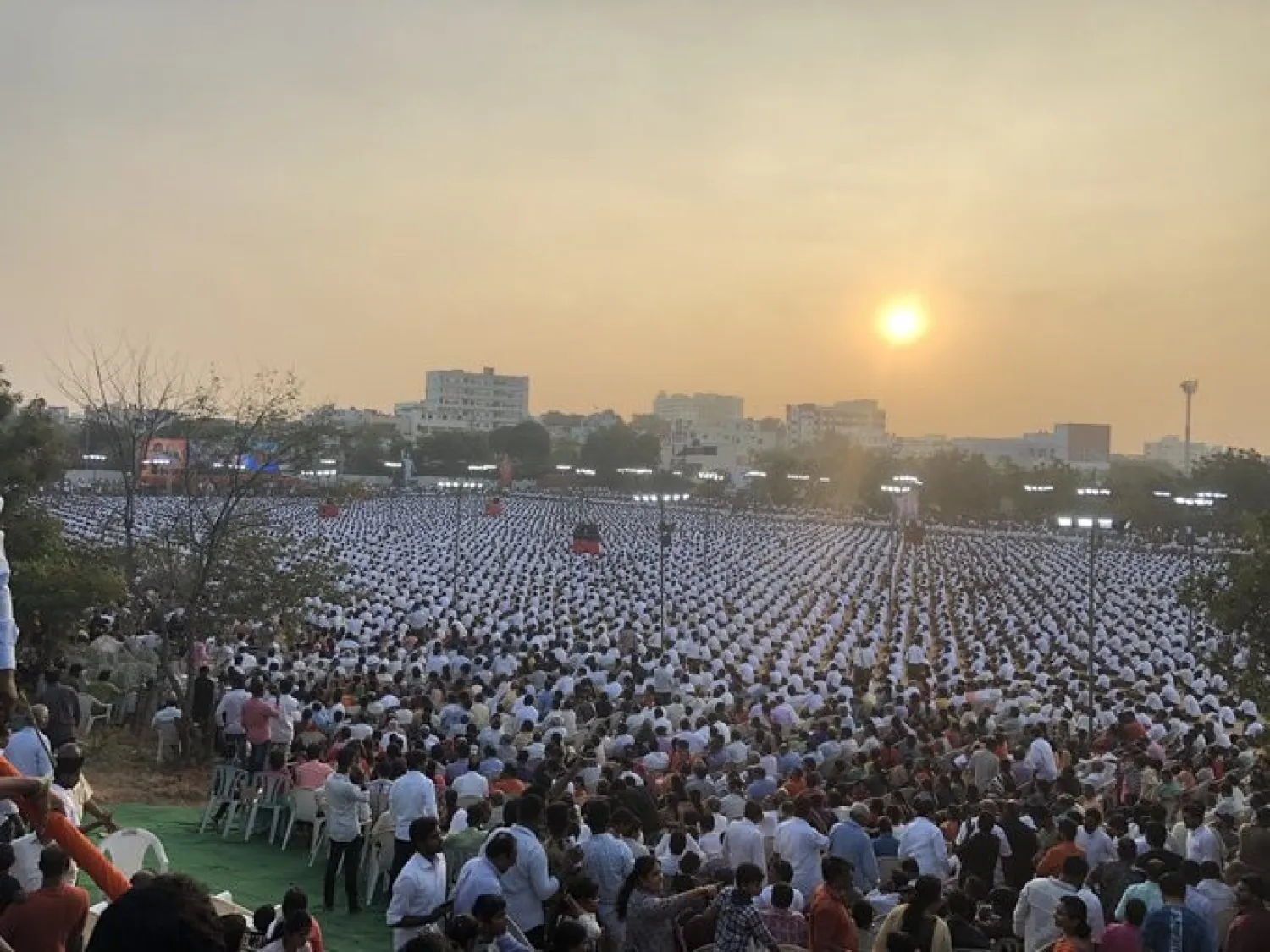 Hindistan'da sağcı örgütün yürüyüşü Nazi askerlerine benzetildi