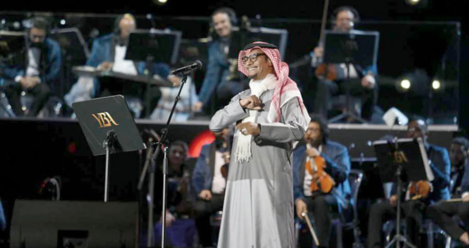 رابح صقر أطرب الحضور بعدد من أغانيه أمس (الشرق الأوسط)
