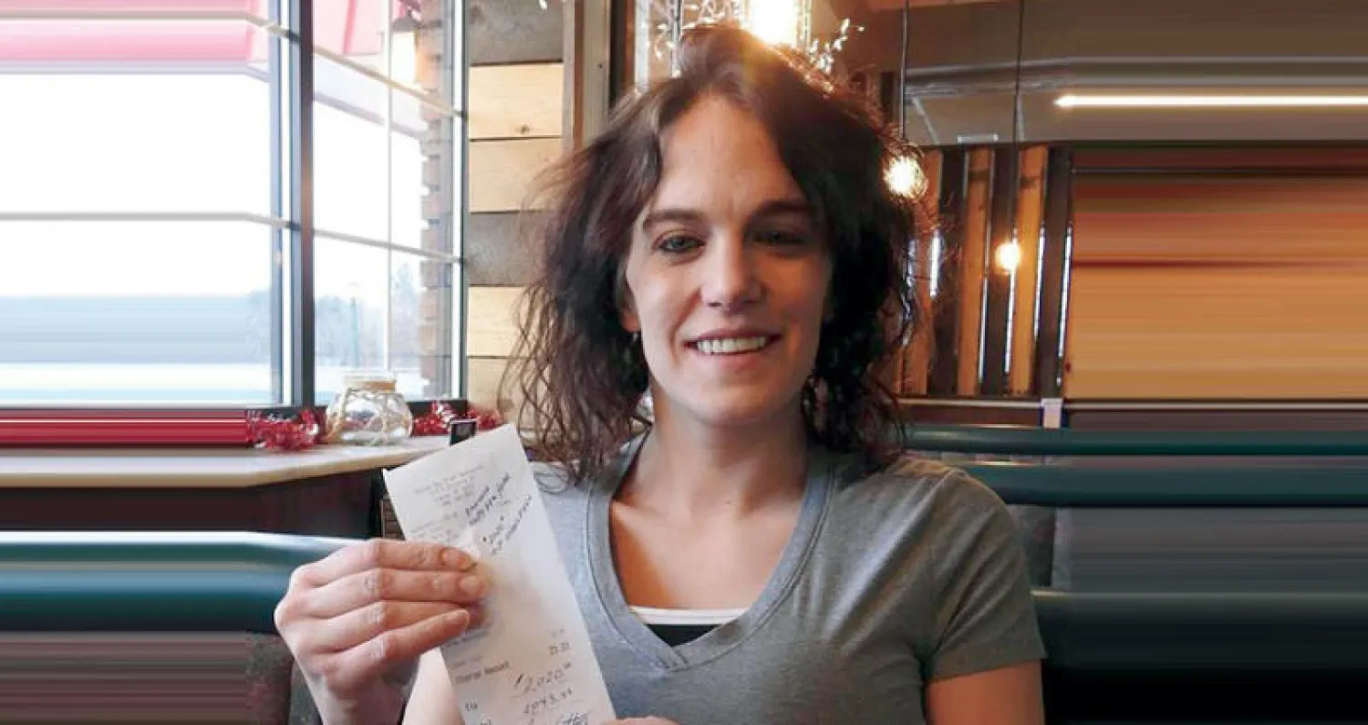 دانييل فرانزوني عاملة في مطعم