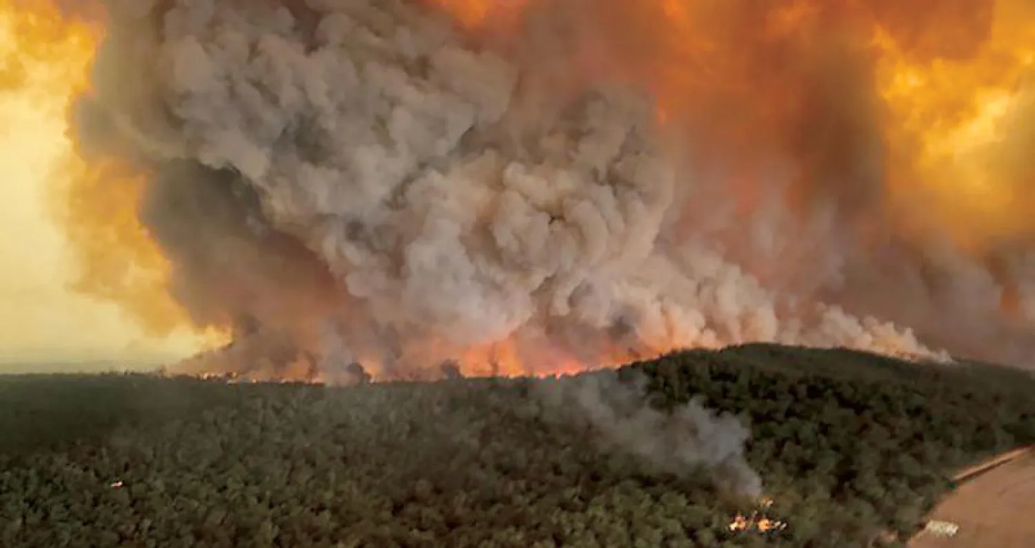 صورة جوية لانتشار الحرائق في بيرنزديل بأستراليا الاثنين (أ.ب)