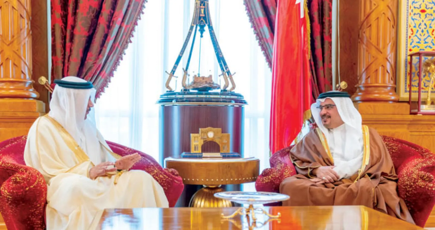 ولي عهد البحرين مستقبلاً الزياني أمس (بنا)