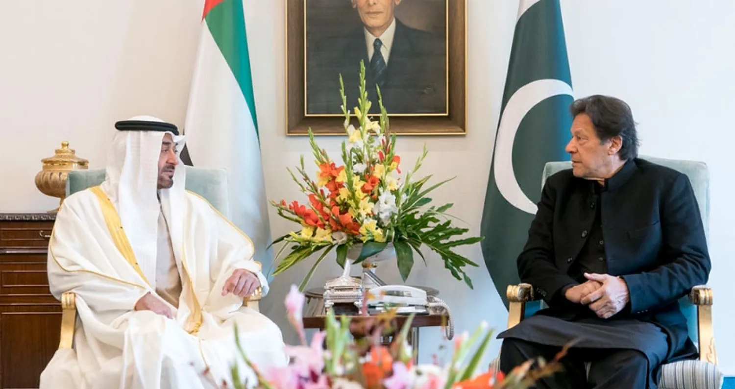 محمد بن زايد يبحث مع عمران خان التطورات الإقليمية والدولية