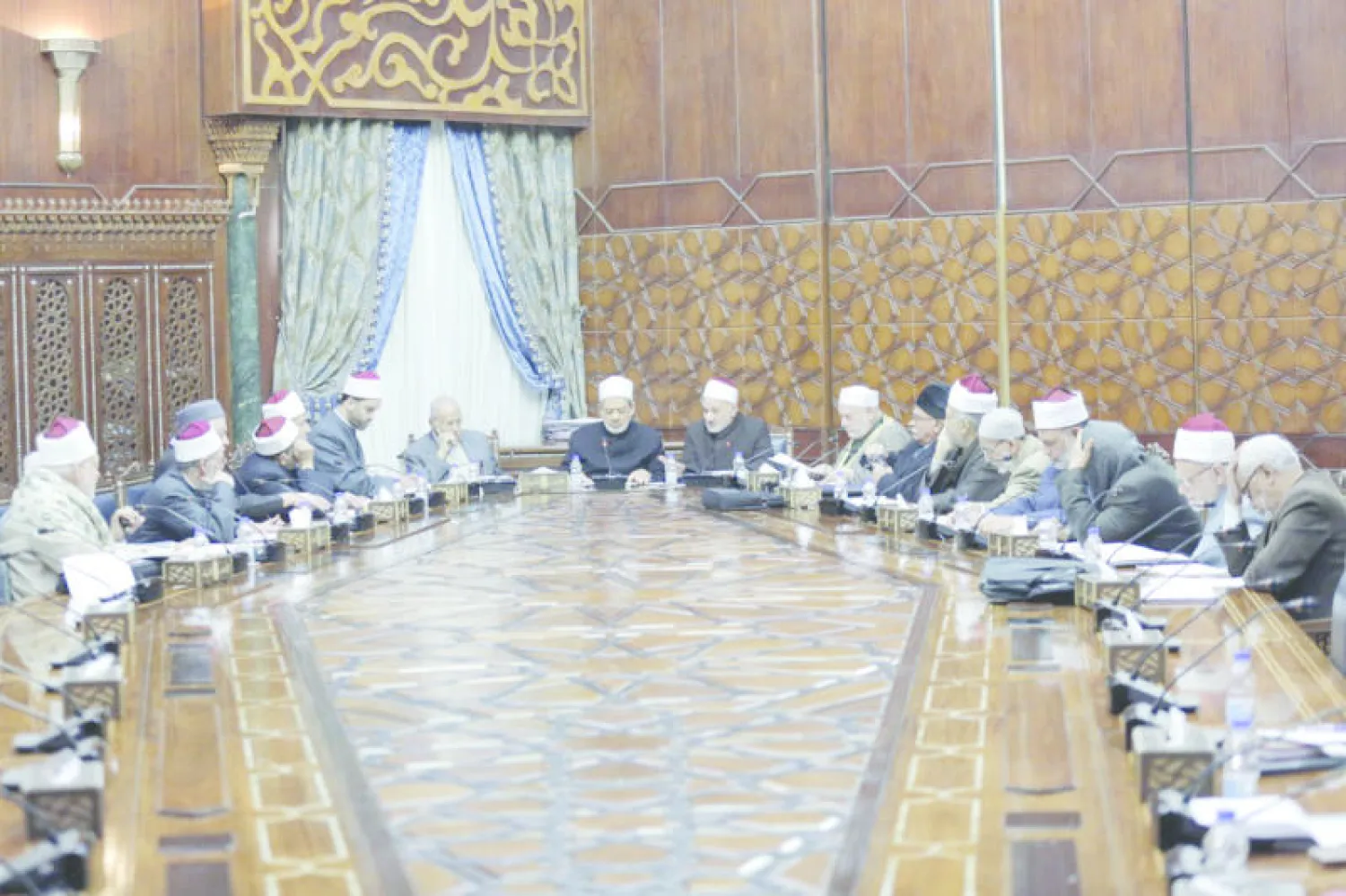 اجتماع هيئة كبار العلماء برئاسة شيخ الأزهر أمس (الشرق الأوسط)