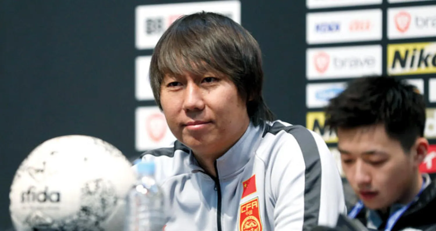 لي تاي مدرب المنتخب الصيني (الشرق الأوسط)