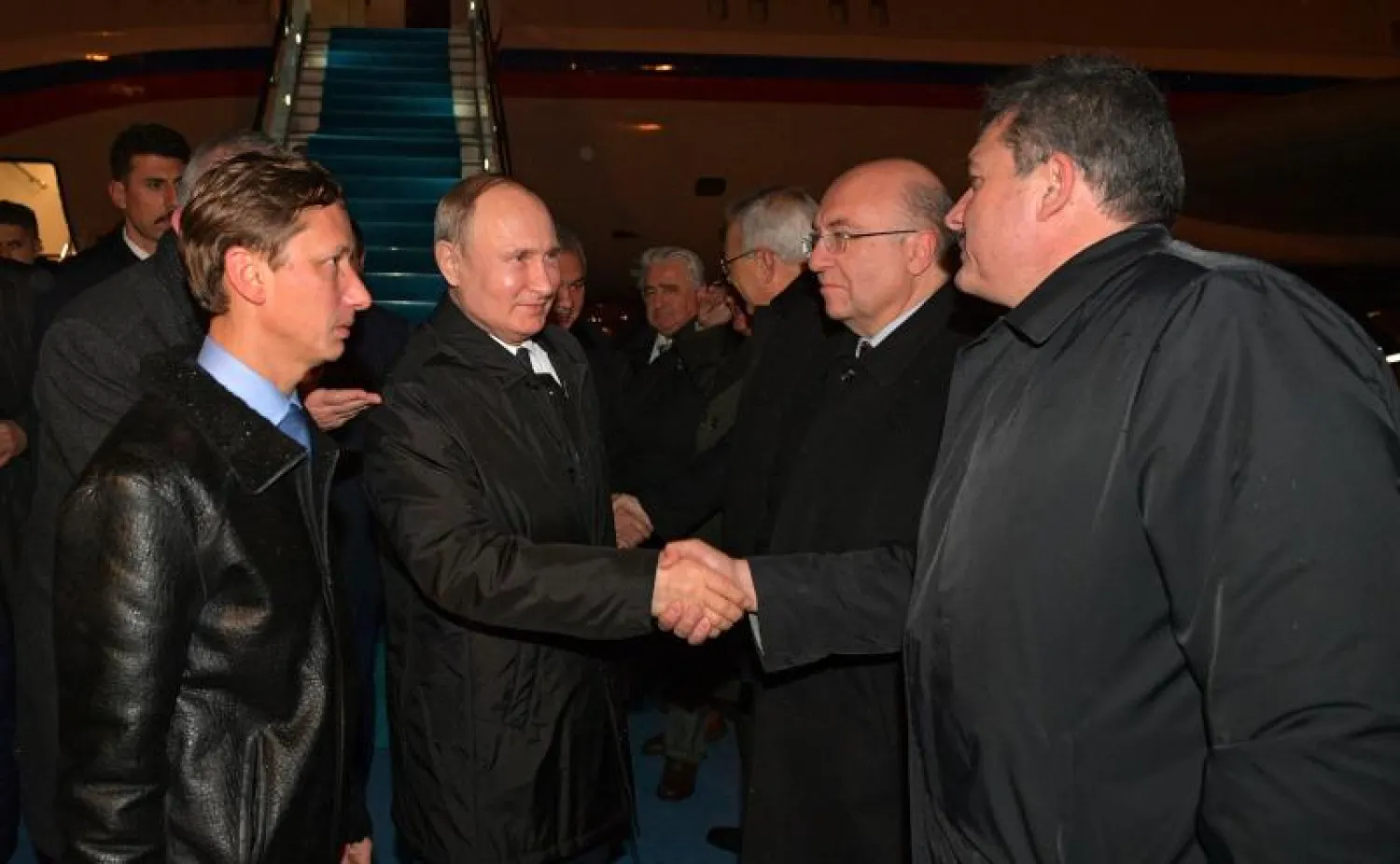 الرئيس الروسي فلاديمير بوتين لدى وصوله إلى مطار إسطنبول (د.ب.أ)