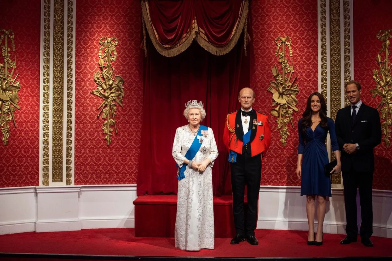 Madame Tussauds Müzesi Prens Harry ve Markle'ın heykellerini kaldırdı