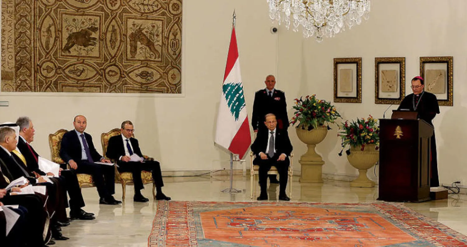 الرئيس ميشال عون خلال استقباله أمس أعضاء السلك الدبلوماسي في لبنان (دالاتي ونهرا)