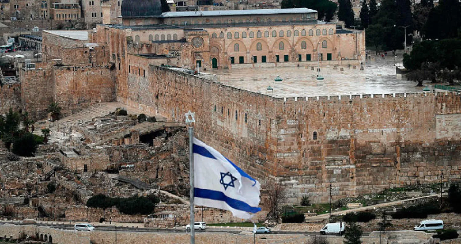 المسجد الأقصى كما بدا من جبل الزيتون المطل على القدس القديمة (أ.ف.ب)