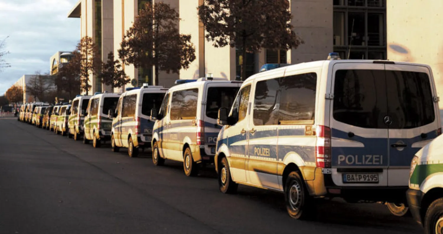 إجراءات أمنية مكثفة حول المقر الذي سيحتضن فعاليات مؤتمر برلين حول ليبيا اليوم (رويترز)