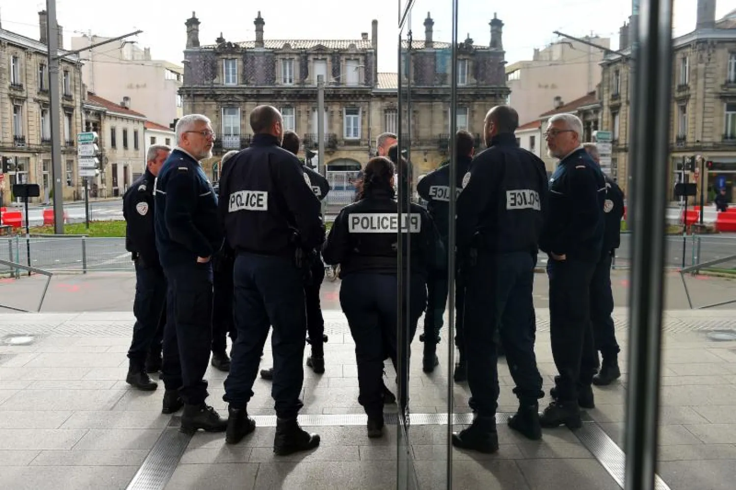 أفراد من الشرطة الفرنسية (أ.ف.ب)