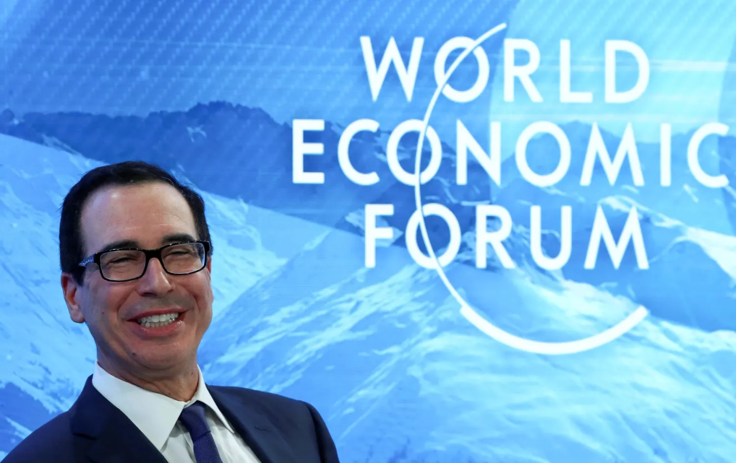 وزير الخزانة الأميركي ستيفن منوتشين في دافوس (رويترز)