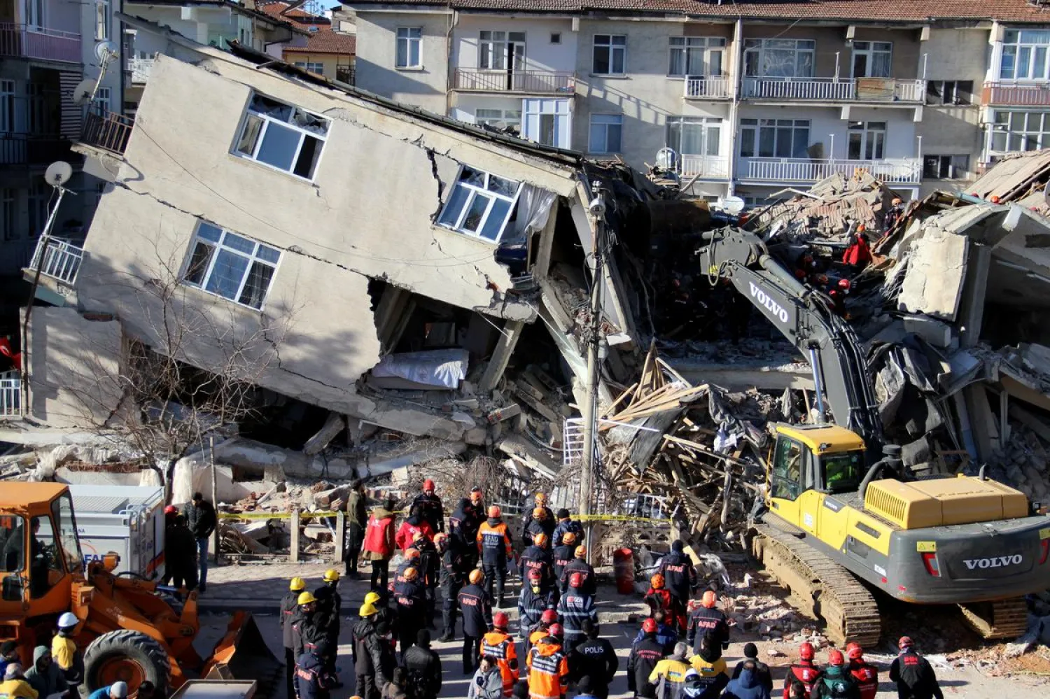 Rescuers work on collapsed buildings after an earthquake in Elazig, Turkey, January 25, 2020. (Reuters)
