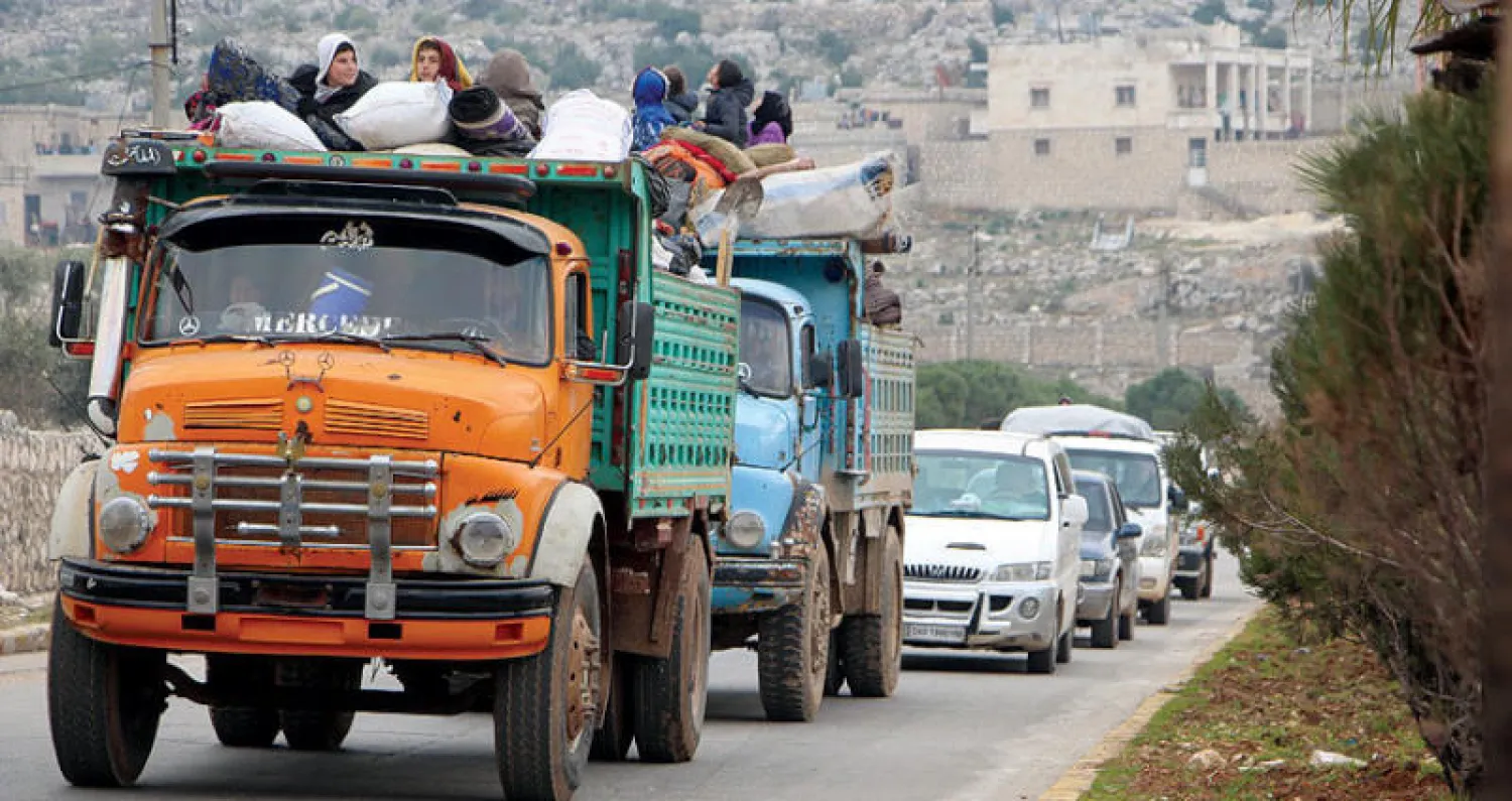 أكثر من 71 ألف شخص نزحوا من ريف حلب الغربي خلال 10 أيام هرباً من قصف الطيران الروسي العنيف (الدفاع المدني)