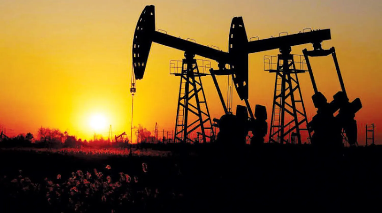 تتابع دول على رأسها السعودية عن كثب تطورات الأسواق النفطية الناجمة عن فيروس كورونا الصيني (رويترز)