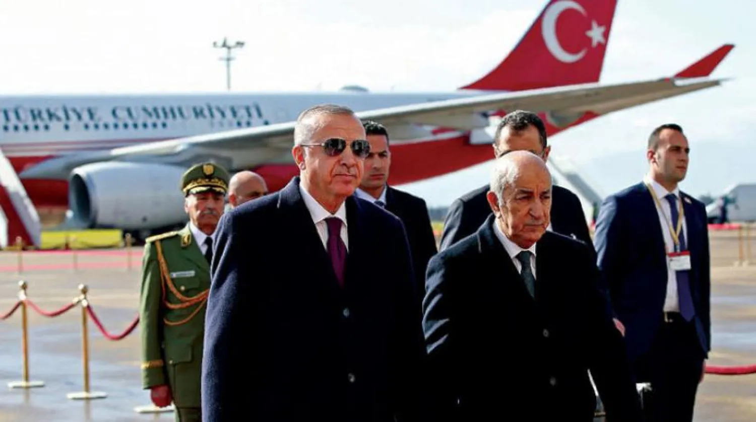 Cumhurbaşkanı Recep Tayyip Erdoğan, Cezayir Havalimanı’nda (AFP)