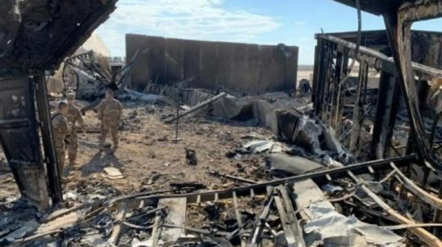 İran’ın füze saldırısı sonrası Ayn el-Esed Hava Üssü’nün aldığı hasar (AFP)