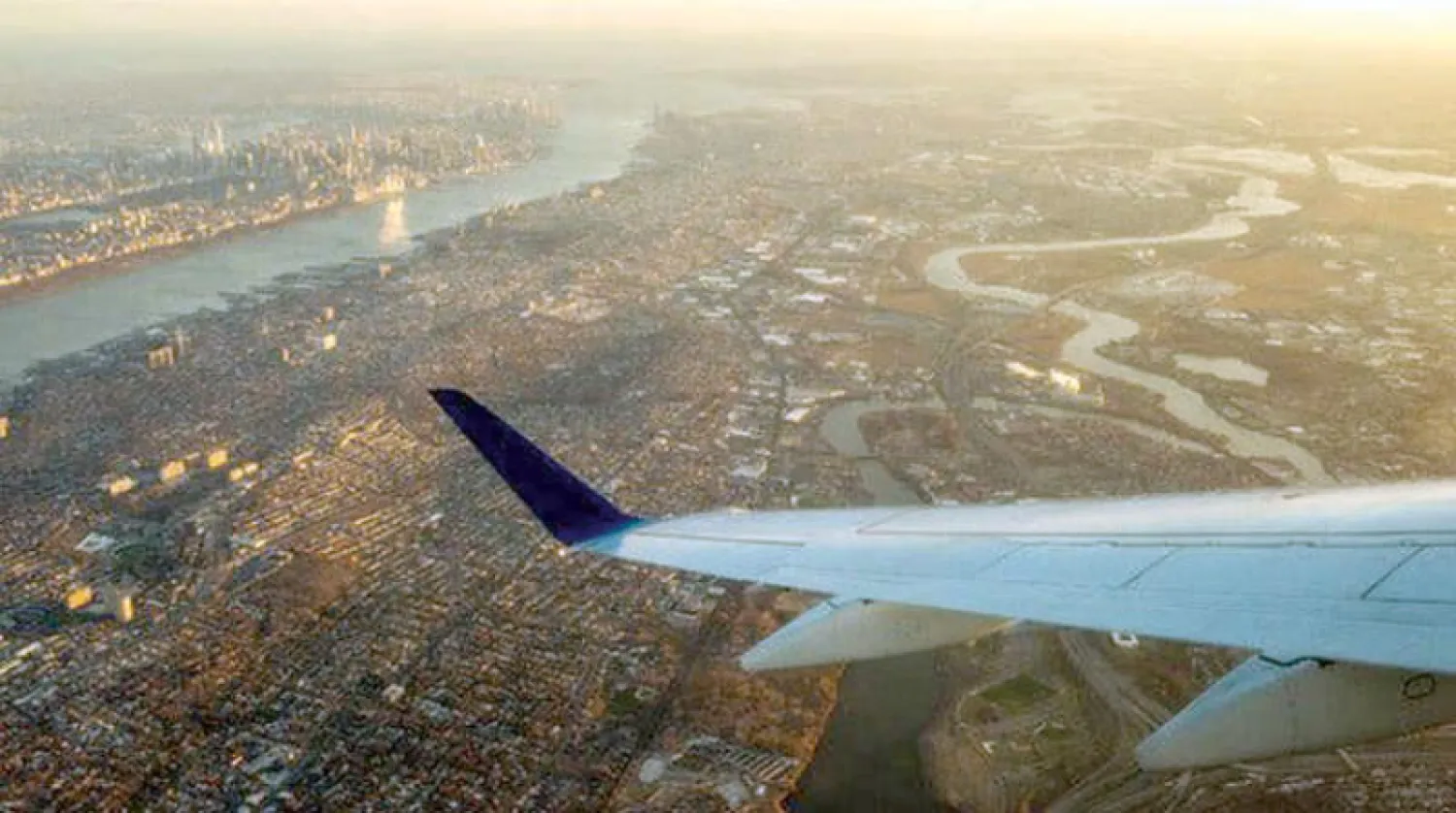 المسافرون ينظرون لأحسن تذكرة سفر