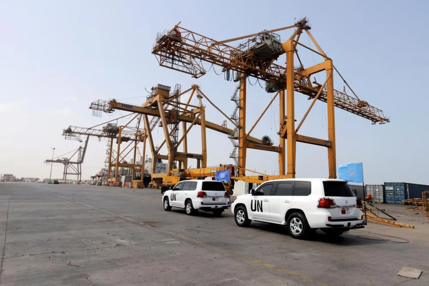 UN vehicles on their way to Saleef port are seen at the Red Sea port of Hodeidah, Yemen May 11, 2019. REUTERS/Abduljabbar Zeyad