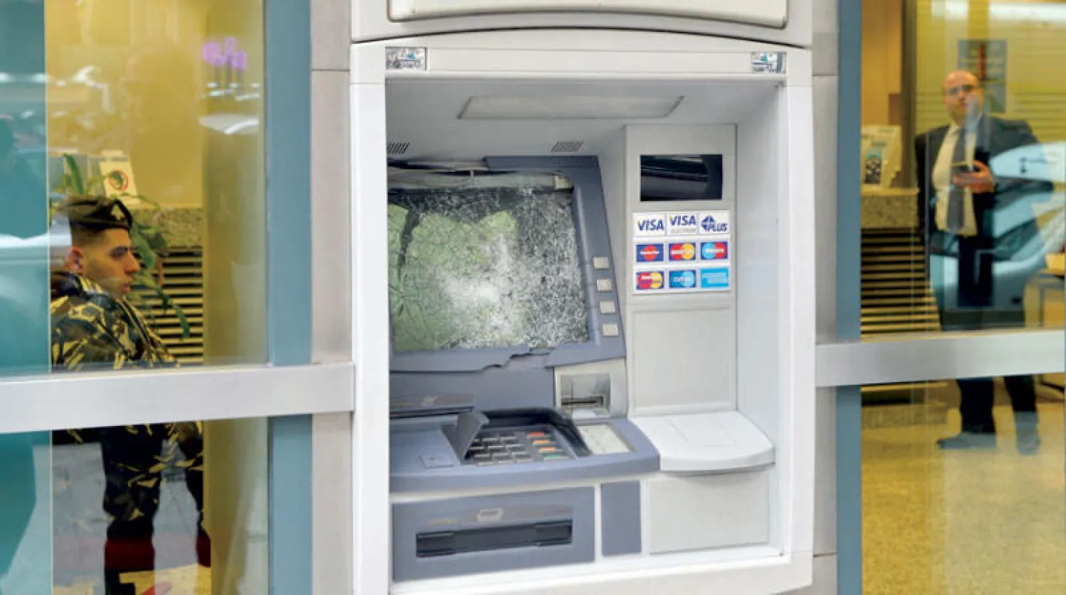 لبنان: تنظيم جديد لسوق الصرف لإنهاء فوضى تسعير الدولار