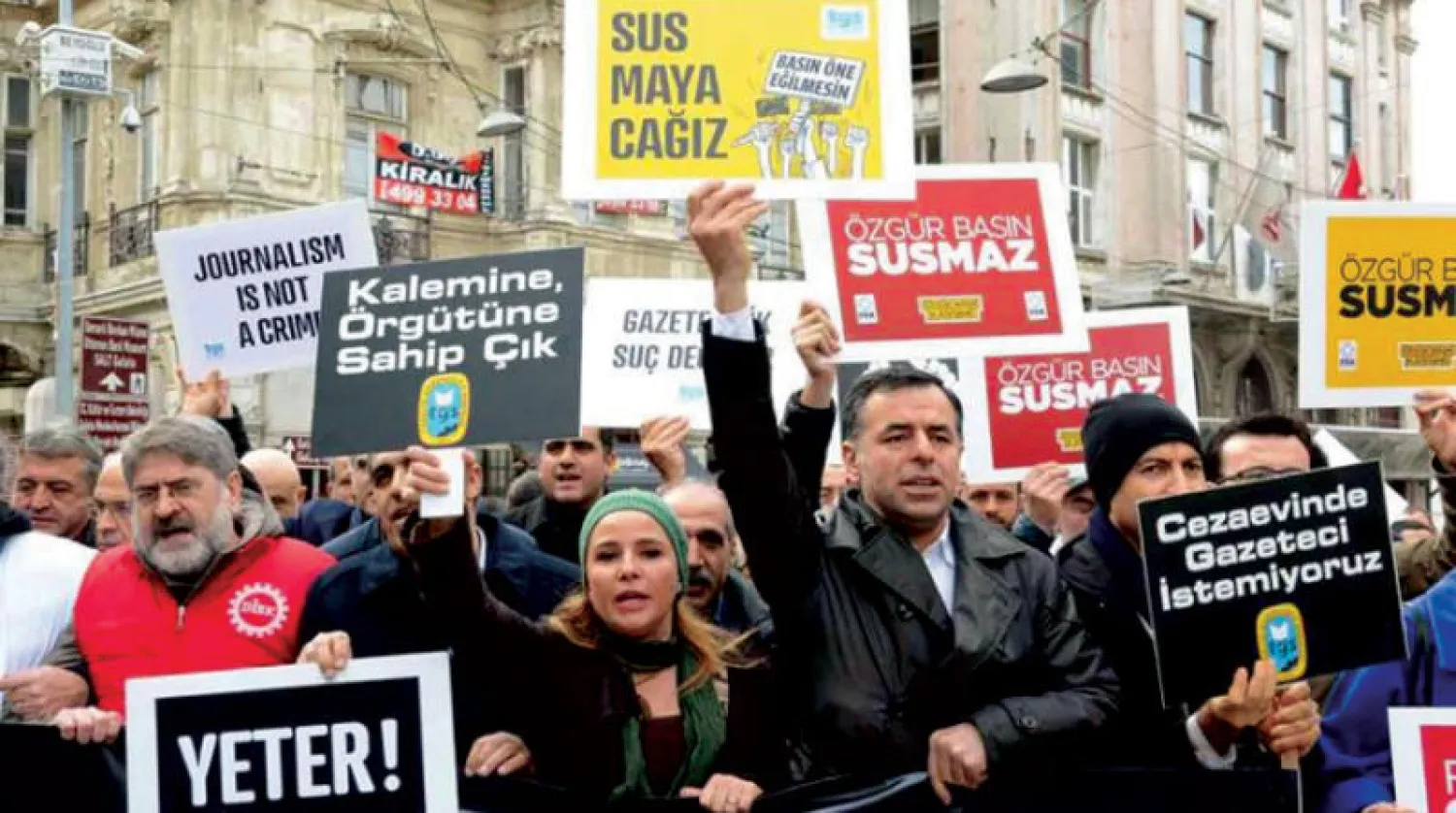 أحزاب تركيا تعاني غياب المنافذ الإعلامية وتستعيض بوسائل التواصل الاجتماعي