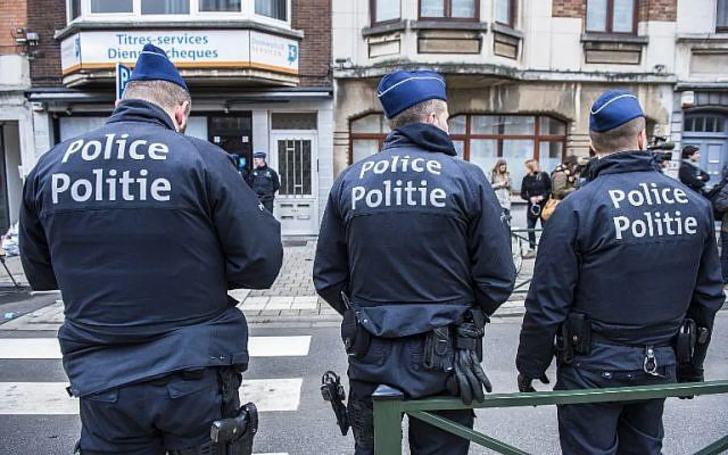 أصيبت المهاجمة في يدها برصاص الشرطة في حين أصيب ضحيتاها بطعنات استدعت نقلهما إلى المستشفى (أرشيفية - ا.ف.ب)