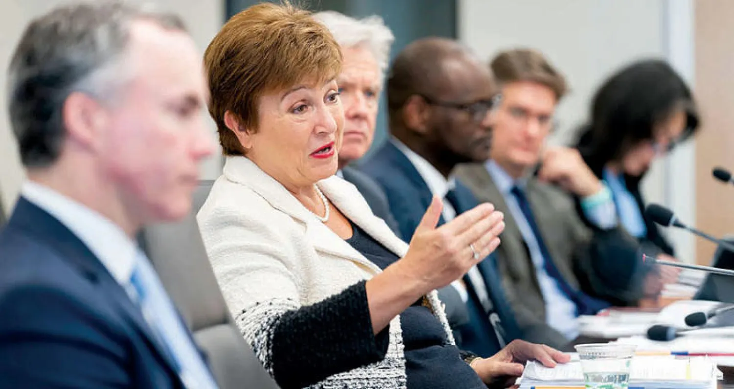 مديرة صندوق النقد الدولي كريستالينا غيورغيفا خلال لقائها مع مراسلي الصحف الأجنبية في واشنطن مساء أول من أمس