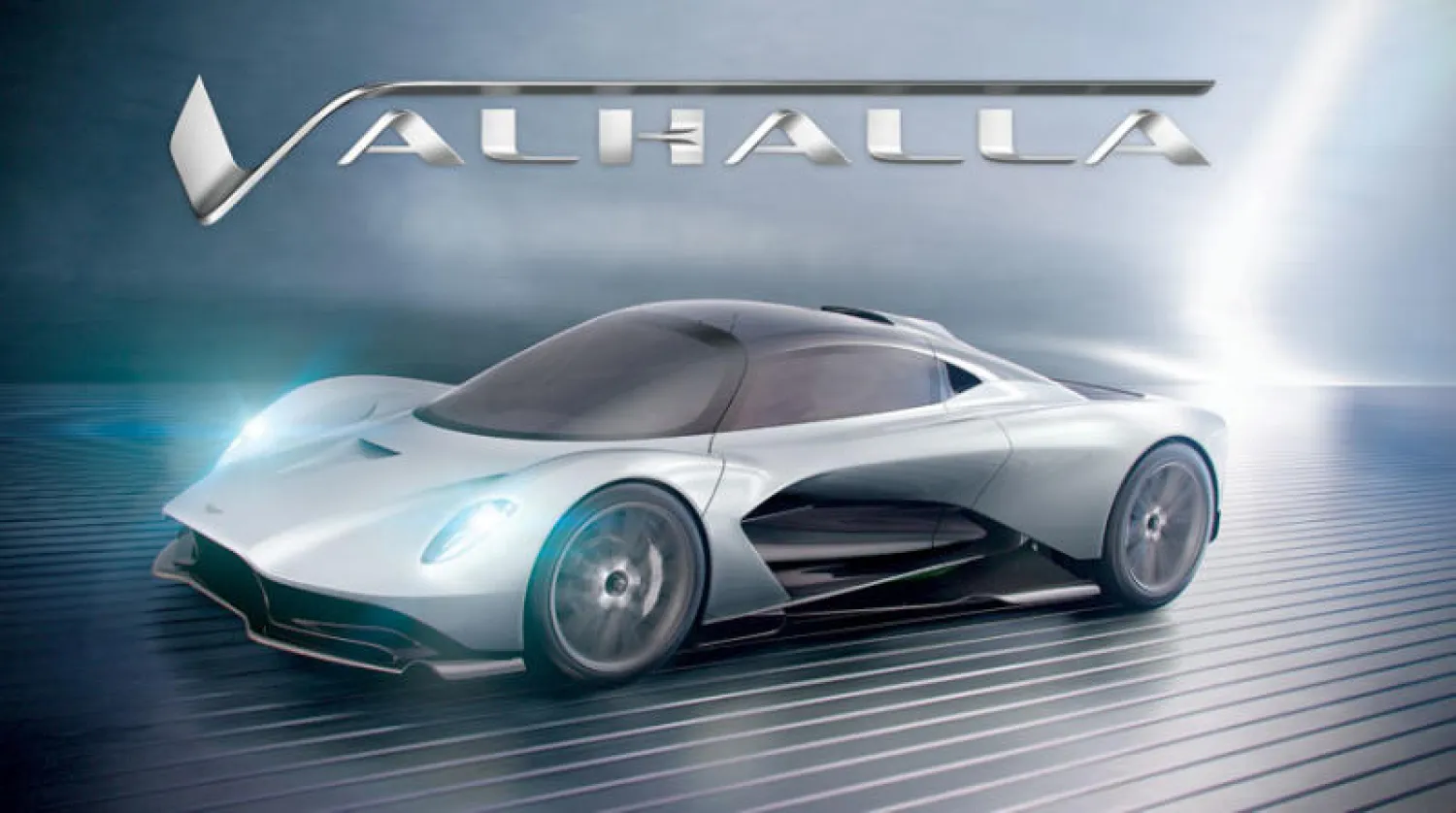 سيارة «فالهالا» تعرض في دبي