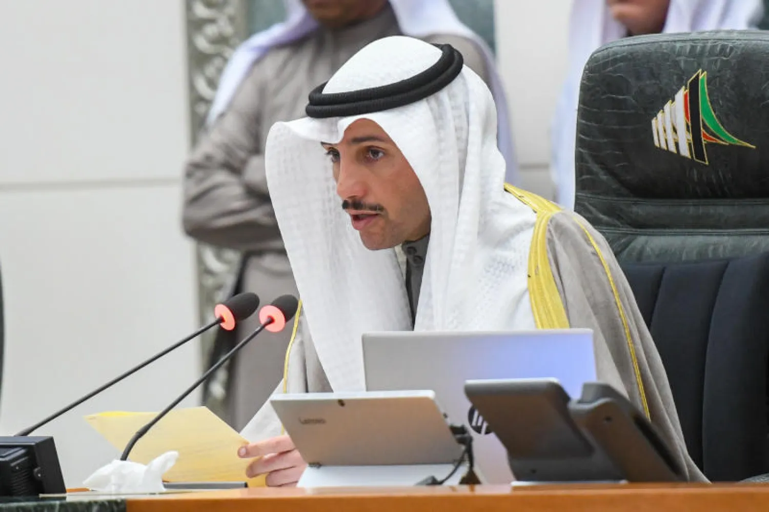 رئيس مجلس الأمة الكويتي يتلو بيان المجلس حول خطة السلام الأميركية (كونا)