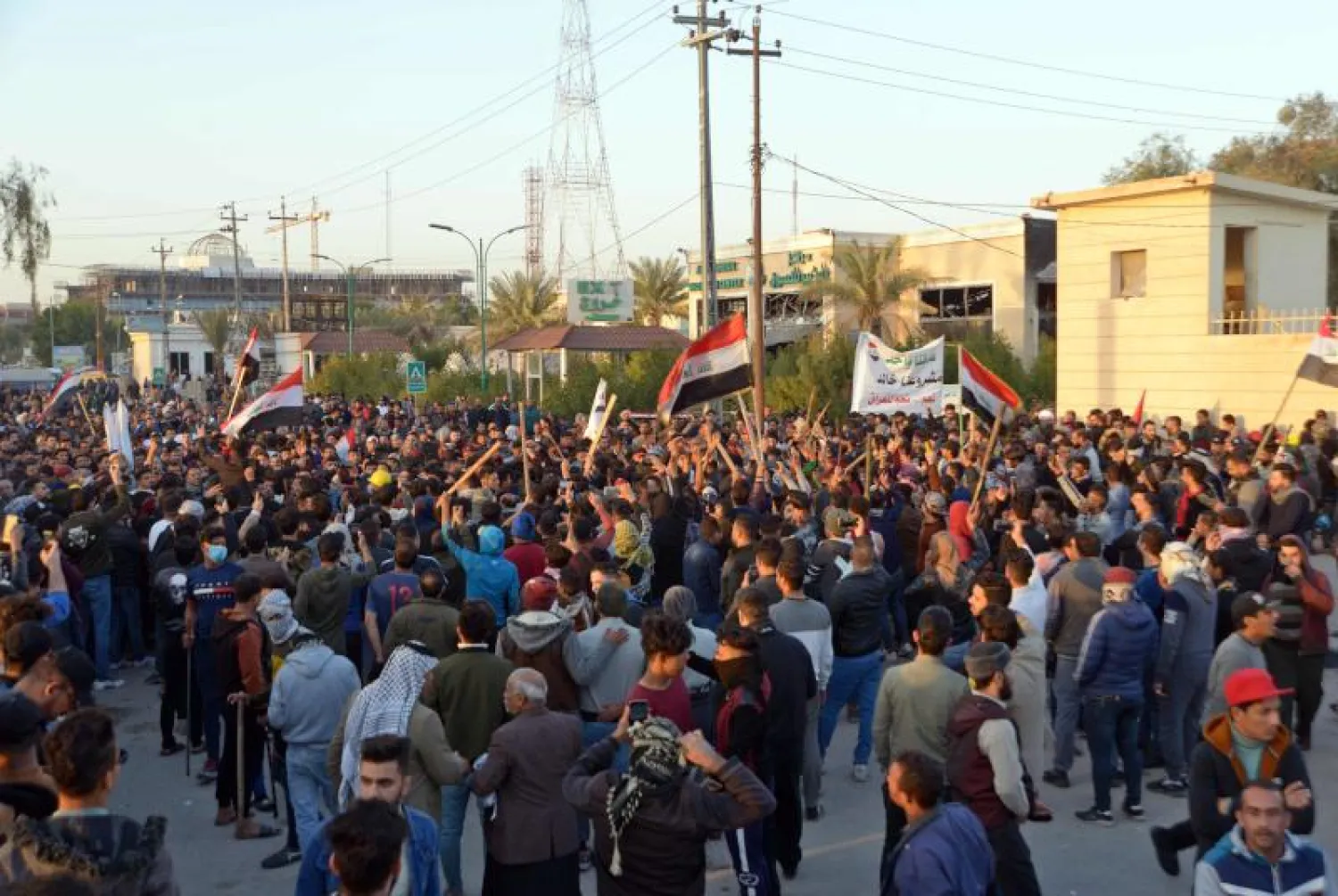 7 قتلى باشتباكات بين أنصار الصدر ومحتجين في النجف