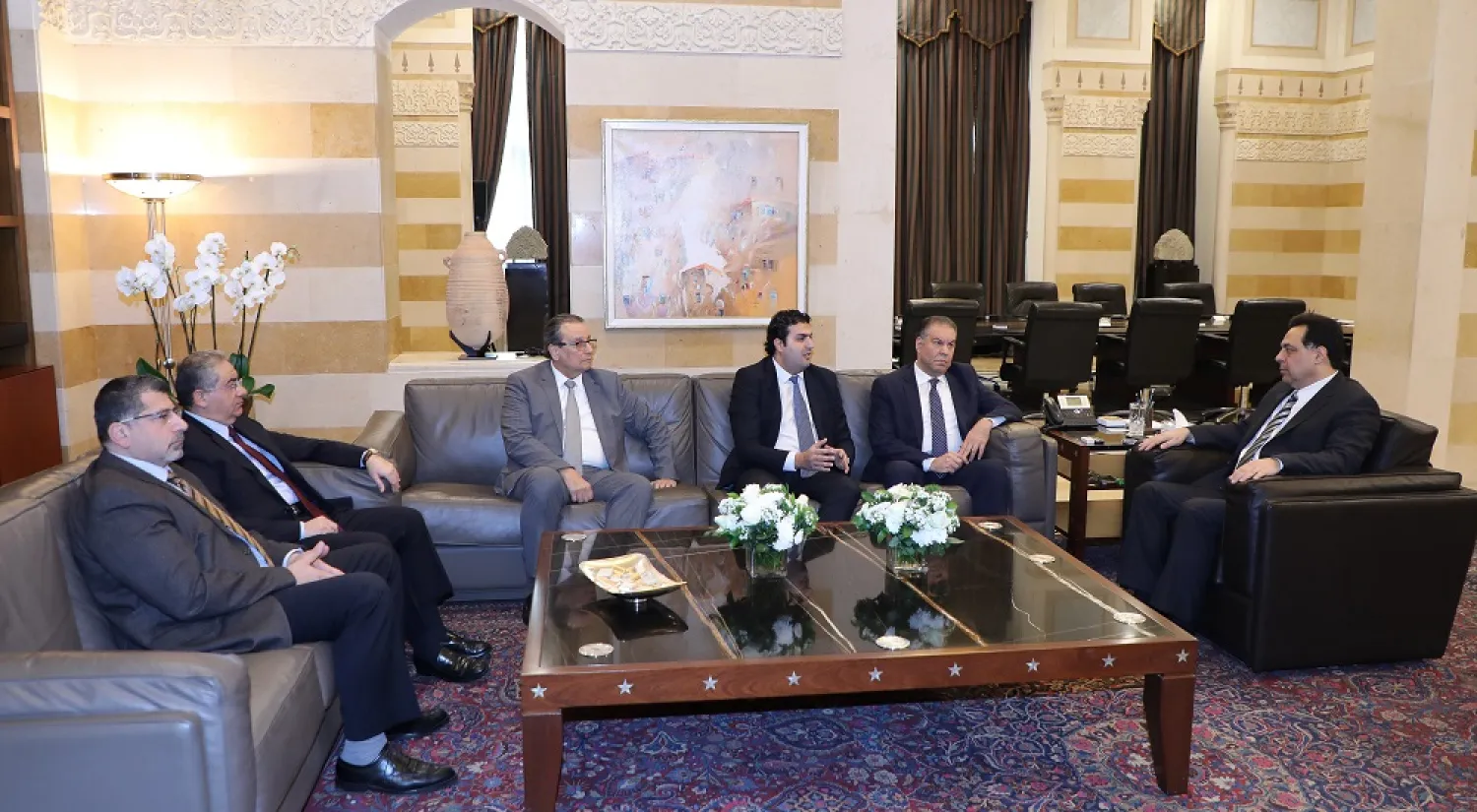 Prime Minister Hassan Diab meets with a delegation from the Money Exchangers Association. (Dalati & Nohra)