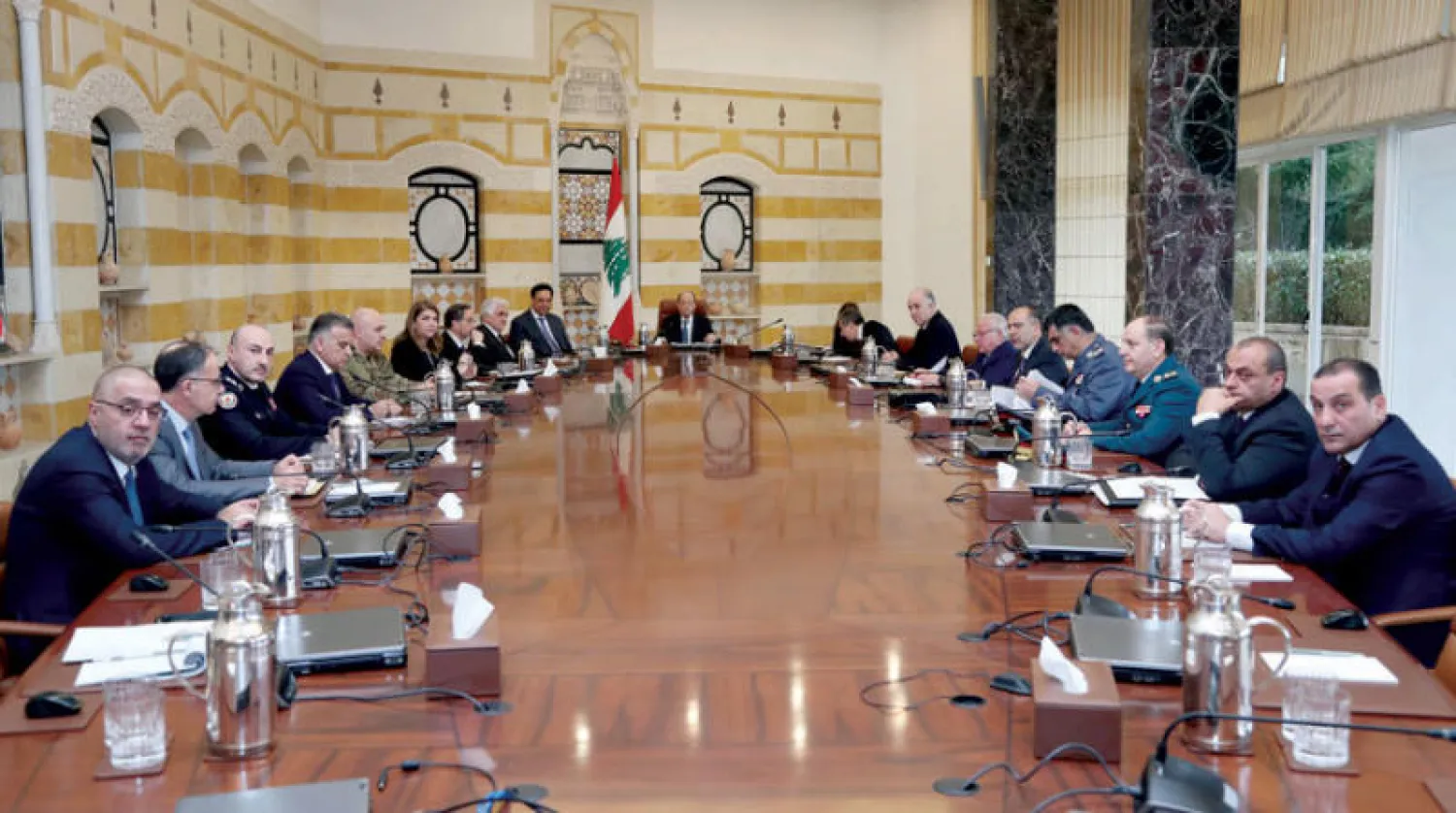 الرئيس ميشال عون مترئساً اجتماع المجلس الأعلى للدفاع أمس (دالاتي ونهرا)