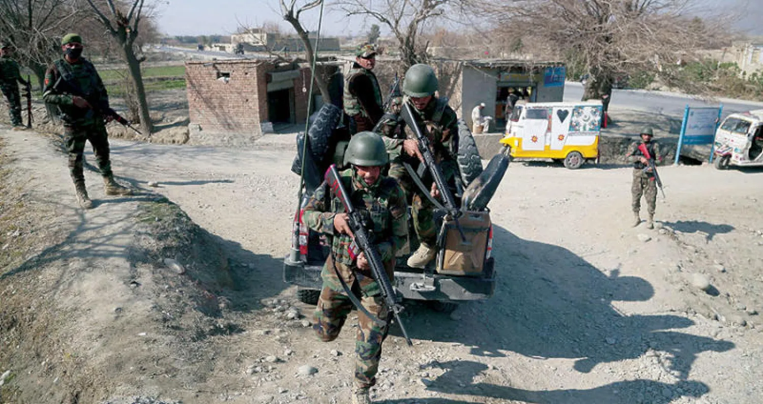 دورية للقوات الأفغانية في ولاية ننغرهار الأحد (إ.ب.أ)