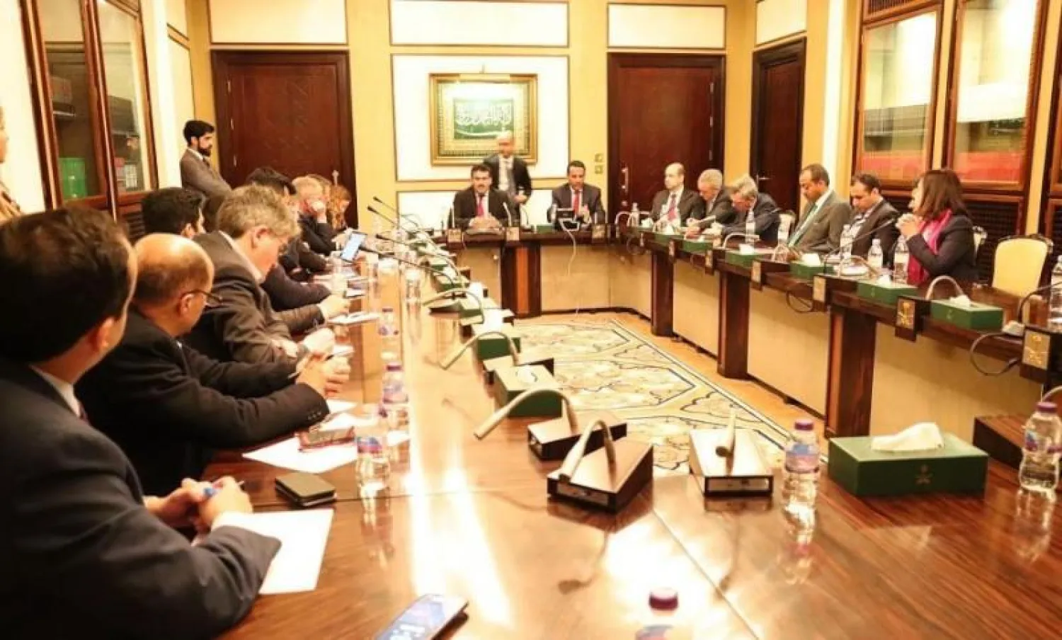 الجلسة الصحافية للمتحدث الرسمي باسم تحالف دعم الشرعية وسفير خادم الحرمين لدى اليمن مع الوكالات العربية والغربية (واس)