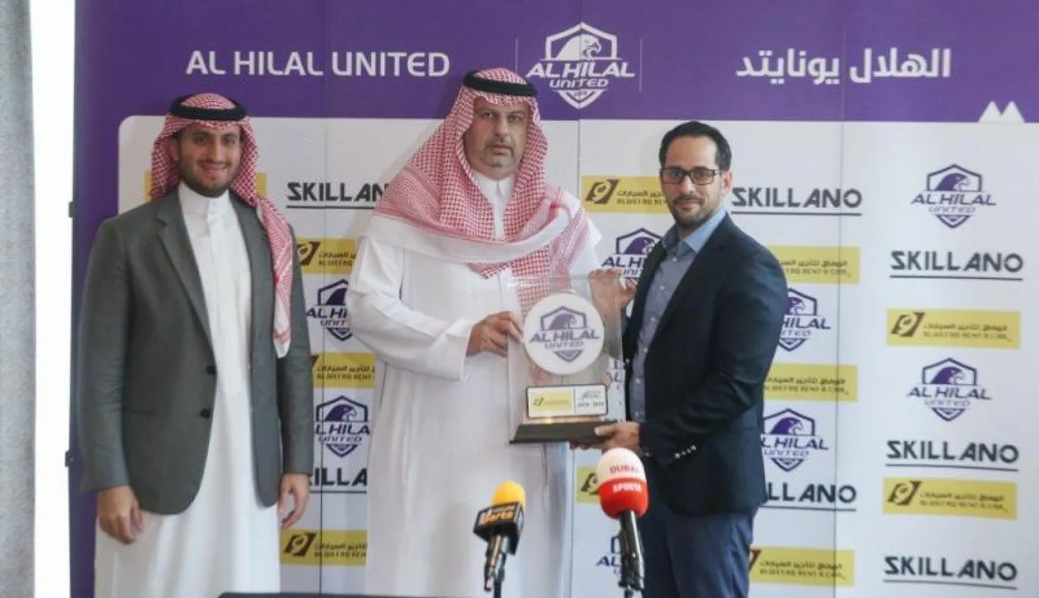 الأمير عبد الله بن مساعد خلال المؤتمر الصحافي في دبي (الشرق الأوسط)