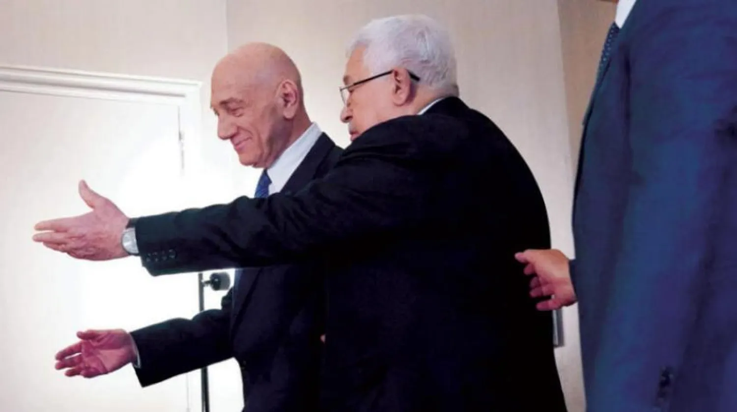 Filistin Devlet Başkanı Mahmud Abbas ve İsrail eski Başbakanı Ehud Olmert (AFP)
