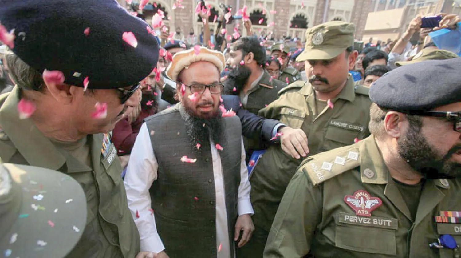 حافظ سعيد مؤسس «عسكر طيبة» رهن الاعتقال (رويترز)